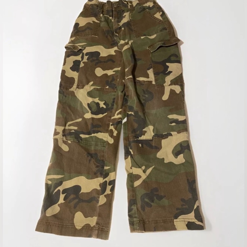 Almost Famous size S boys kids youth cargo camo pants